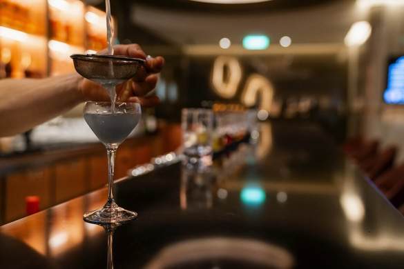 Celebrity Cruises, Celebrity Beyond, World Class Bar 8 ©CEL.jpg